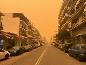Η αφρικανική σκόνη “πνίγει” όλη την Ελλάδα – Απίστευτες εικόνες