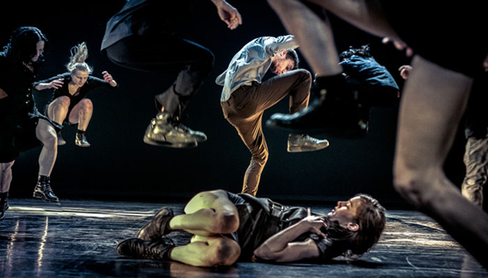 ULTIMA VEZ What the Body Does Not Remember 2013 b1 C Danny Willems