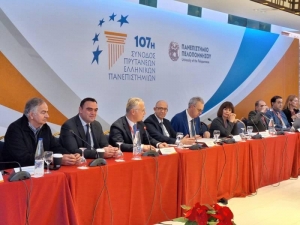 Λιγότερες διαγραφές φοιτητών, νέο «ξήλωμα» του νόμου Κεραμέως και αναδιάρθρωση του χάρτη των ΑΕΙ θα συζητήσουν οι Πρυτάνεις με τη Σοφία Ζαχαράκη