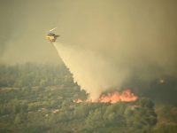 Απειλείται η Σταμάτα από τη φωτιά του Βαρνάβα - Μήνυμα 112 για εκκένωση