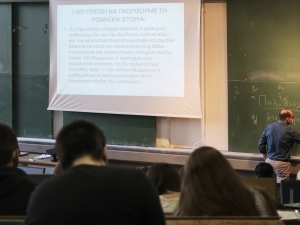 Αδειάζουν από φοιτητές τα ΑΕΙ