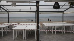 «Πράσινο φως» λοιμωξιολόγων για το άνοιγμα εστιατορίων και καφέ στις 25 Μαΐου