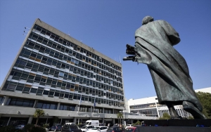 Καθηγητής γρονθοκοπεί φοιτητή