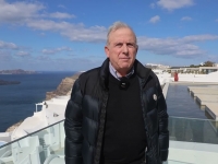 Πώς «χτυπούν» οι σεισμοί το τουριστικό προϊόν της Σαντορίνης - Τι λένε οι έμποροι στο CNN Greece