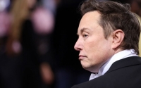 Musk μαινόμενος – Απειλεί με μηνύσεις