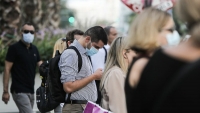 Κορωνοϊός- Μέτρα και στην Αχαΐα: Μάσκες παντού, κλείνουν τα καταστήματα τα μεσάνυχτα