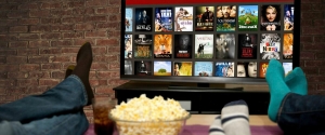 3 σειρές για να ξεκινήσεις τώρα στο Netflix και να σου πάει καλά το τριήμερο