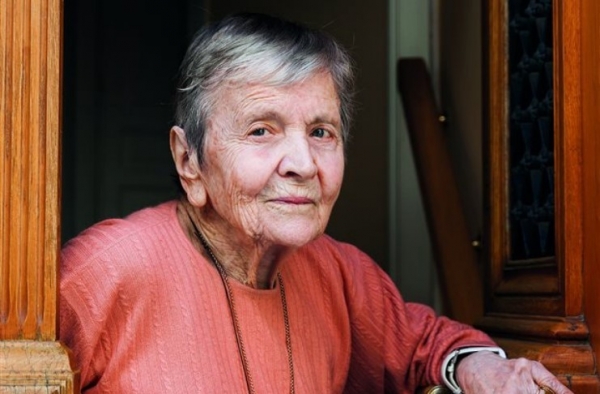 Ελένη Γλύκατζη-Αρβελερ: «Ο Θεός της Ελλάδας δεν βαρέθηκε την Ελλάδα. Iσως βαρέθηκε τους Eλληνες»