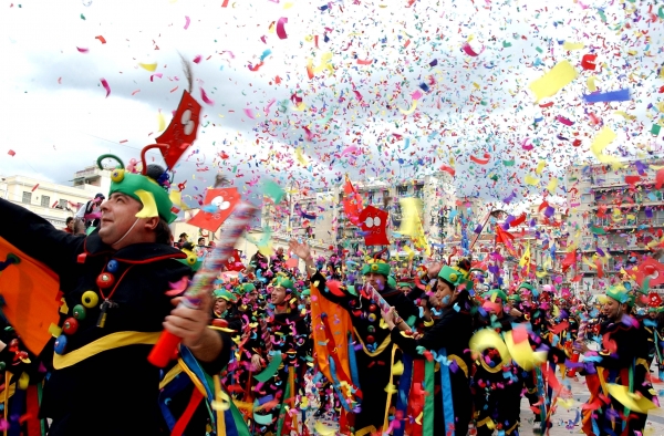 Κορονοϊός: Ακυρώνεται το καρναβάλι σε όλη τη χώρα