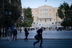 Κορονοϊός : Θα απαγορεύσουμε τις συναθροίσεις άνω των 10 ατόμων