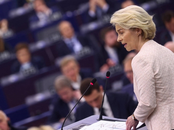 Φον ντερ Λάιεν: Επανεξελέγη πρόεδρος της Κομισιόν