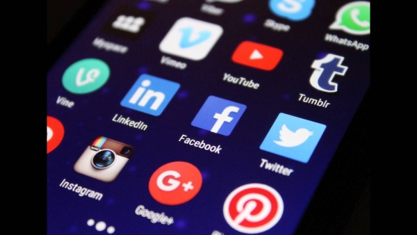 «Έπεσαν» Facebook, Instagram και WhatsApp