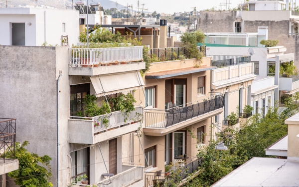 Εγκλωβισμένοι στο πατρικό σπίτι οι νέοι