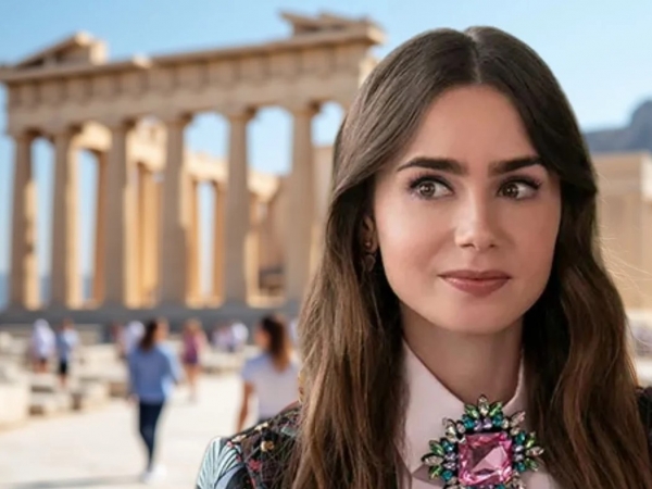 “Emily in Athens”: από τον Γκαμπριέλ στον… Χαράλαμπο – ο νέος έρωτας της Έμιλι είναι Έλληνας!