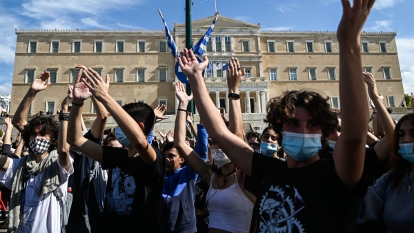 Νέο πανεκπαιδευτικό συλλαλητήριο στα Προπύλαια για τα μη κρατικά Πανεπιστήμια