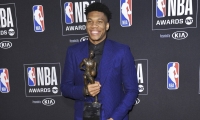 ΝΒΑ: MVP για δεύτερη σερί σεζόν ο Γιάννης Αντετοκούνμπο!