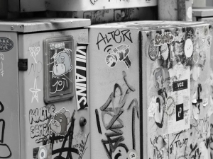 Γιατί πληρώνουμε ακόμα το ακριβότερο ρεύμα στην Ευρώπη;