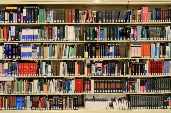 6 βιβλία από τις Onassis Publications