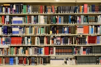 6 βιβλία από τις Onassis Publications