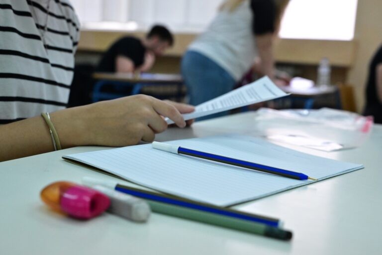 Πανελλαδικές μόνο για τις «περιζήτητες» σχολές: Στο τραπέζι νέο «διπλό» μοντέλο εισαγωγής