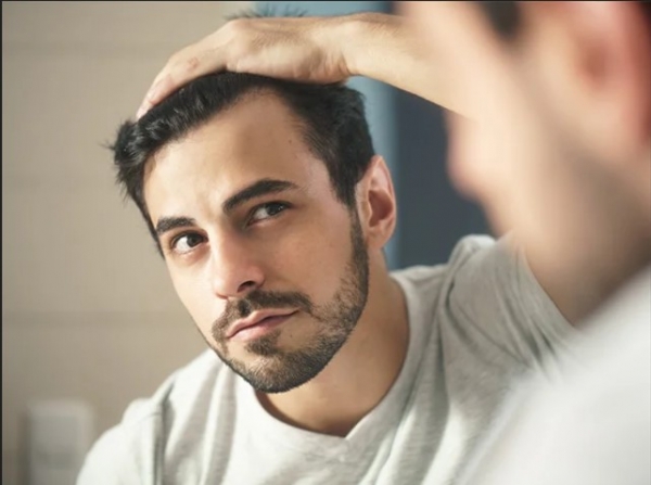 Επιστήμονες κατάφεραν να θεραπεύσουν την απώλεια μαλλιών με επαναστατική ανακάλυψη!