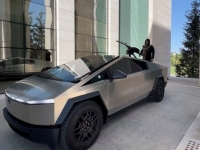 Καντίροφ: Εξόπλισε με πολυβόλο ένα όχημα Tesla Cybertruck και προσκάλεσε τον Έλον Μασκ στην Τσετσενία