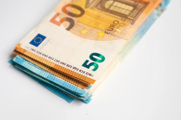 Επίδομα 1.000 ευρώ σε φοιτητές