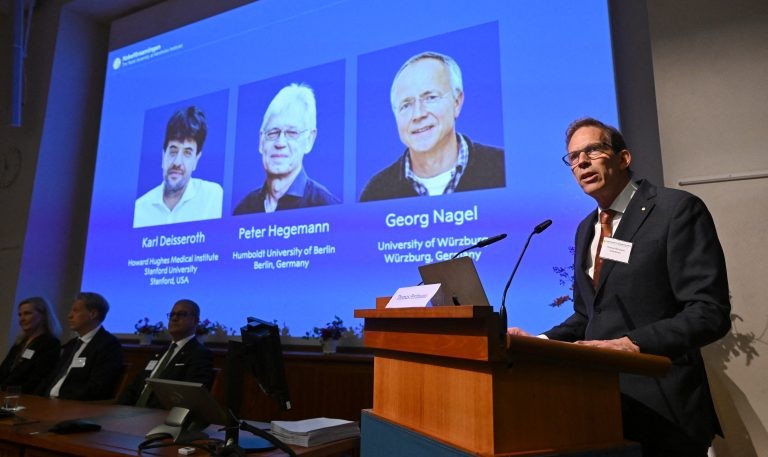 Νόμπελ Ιατρικής 2026 στους Καρλ Ντάισεροτ, Πίτερ Χέγκεμαν και Γκέοργκ Νάγκελ για την οπτογενετική
