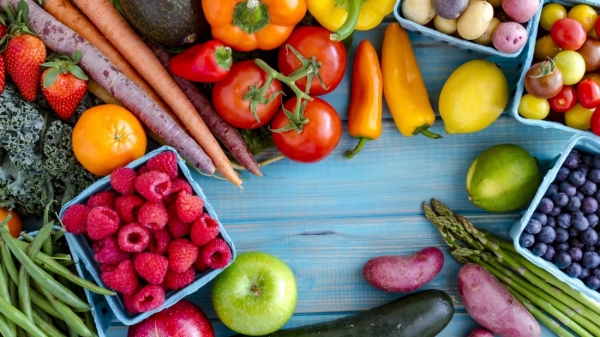Δείτε πόσες μερίδες φρούτων και λαχανικών αρκούν για να είστε υγιείς