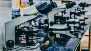 400 εκατομμύρια σε μεταδιδακτορικούς ερευνητές από την Κομισιόν