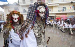 Μασκαρευτείτε για τα πιο διάσημα καρναβάλια της Ελλάδας