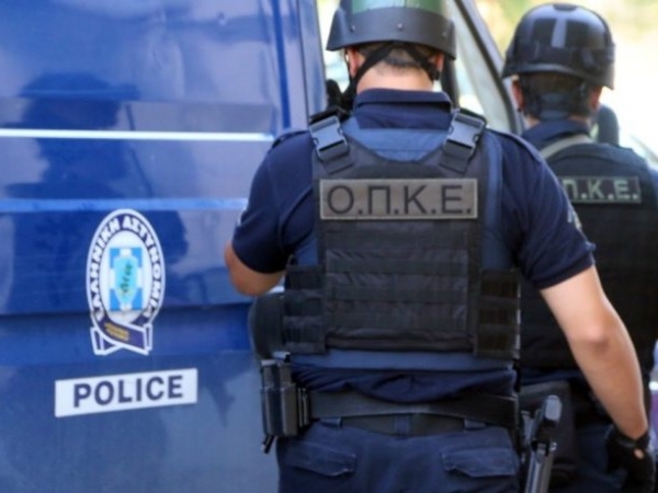 Πάτρα: Μπραβιλίκια και στα… περίπτερα – Δύο οι βασικές οµάδες προστασίας στην πόλη