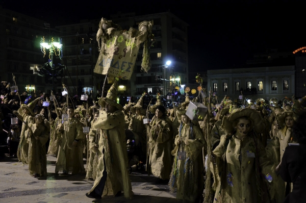 Ο πρώτος αποκριάτικος χορός στην Πάτρα: Έτσι ξεκίνησε το μεγαλύτερο καρναβάλι της Ελλάδας