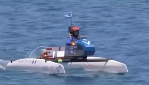 Φοιτητές του Πολυτεχνείου παρουσίασαν το πρώτο ηλιακά κινούμενο σκάφος