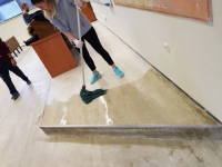 Φοιτητές του ΑΠΘ καθάρισαν τα σπασμένα της Θεολογικής σχολής