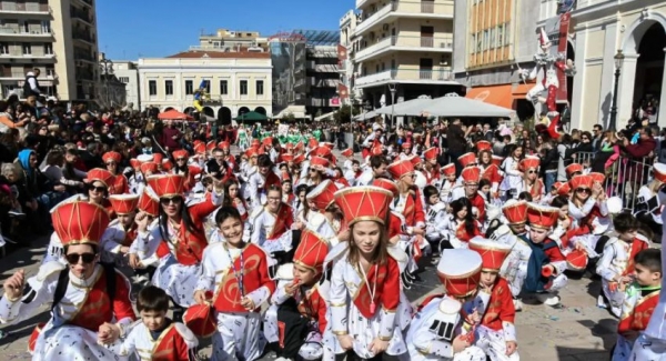 Καρναβάλι των Μικρών: Πάνω από 15.000 μικροί καρναβαλιστές στους δρόμους της πόλης ΒΙΝΤΕΟ