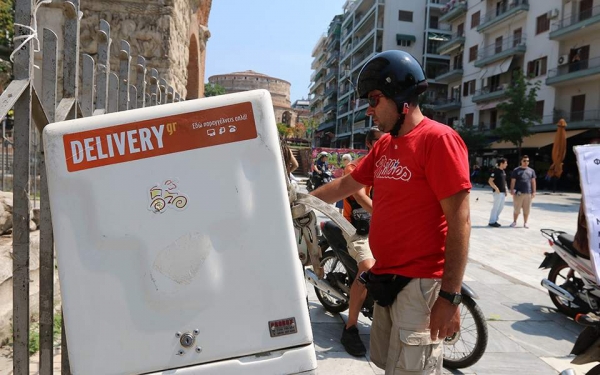 «Μην παραγγείλεις, φτιάξε μία μακαρονάδα»: Απεργούν την Πέμπτη οι ντελιβεράδες