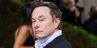 Το μαγικό τζίνι: Στο μέλλον δεν θα χρειάζεται να δουλεύουμε, λέει ο Elon Musk
