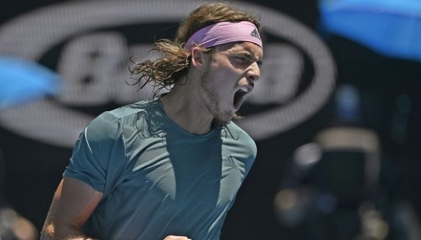 Μυθικός Τσιτσιπάς προκρίθηκε στους "4" του Australian Open