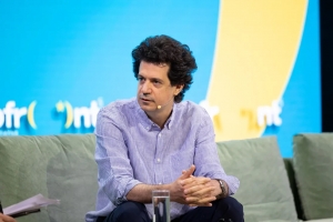 Δασκαλάκης στο Upfront: Η τεχνητή νοημοσύνη ενισχύει την παραγωγικότητα αλλά μπορεί «να μας κάνει πιο ανόητους»
