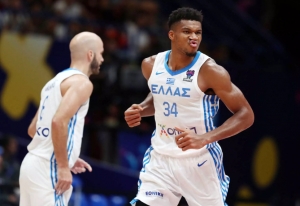 Eurobasket 2022, Ελλάδα – Ουκρανία 99-79: Ρεκόρ ο Γιάννης Αντετοκούνμπο και 4×4 η Εθνική μπάσκετ
