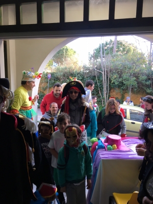 ΑΤΜΟΣΦΑΙΡΑ ΑΝΘΡΩΠΙΑΣ ΚΑΙ ΚΑΡΝΑΒΑΛΙΚΗΣ ΧΑΡΑΣ ΣΤΗ ΜΕΡΙΜΝΑ ΑΠΟ ΤΗΝ ΕΠΙΣΚΕΨΗ ΤΩΝ ΠΛΗΡΩΜΑΤΩΝ