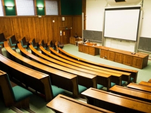 ΑΕΙ: Αδεια έδρανα και σε Αθήνα, Θεσσαλονίκη