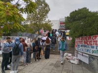 ΑΠΘ: Τεράστιες ουρές φοιτητών για να πάρουν φαγητό από το εστιατόριο της λέσχης!