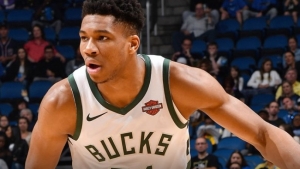 Ιστορική στιγμή: Αρχηγός στο All Star Game ο Γιάννης!!!