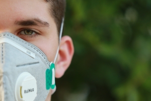 Μάσκες ΚΝ95: Πόσο μειώνουν τον κίνδυνο μετάδοσης του κορωνοϊού