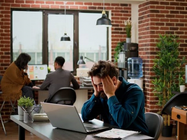 Quiet quitting και οι ψυχολογικές διαστάσεις της σύγχρονης εργασίας