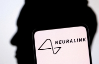 Neuralink: Παράλυτος άνδρας παίζει σκάκι online με το τσιπ εγκεφάλου του Elon Musk