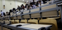 Κατατέθηκε στη Βουλή το νομοσχέδιο για το «ψαλίδι» στους εισακτέους ΑΕΙ και την αστυνομία Πανεπιστημίων