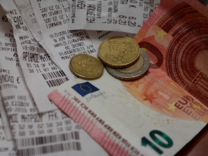 Το φαγητό του λαού περνά σε… άλλη διάσταση και η ακρίβεια καταβροχθίζει τα εισοδήματα